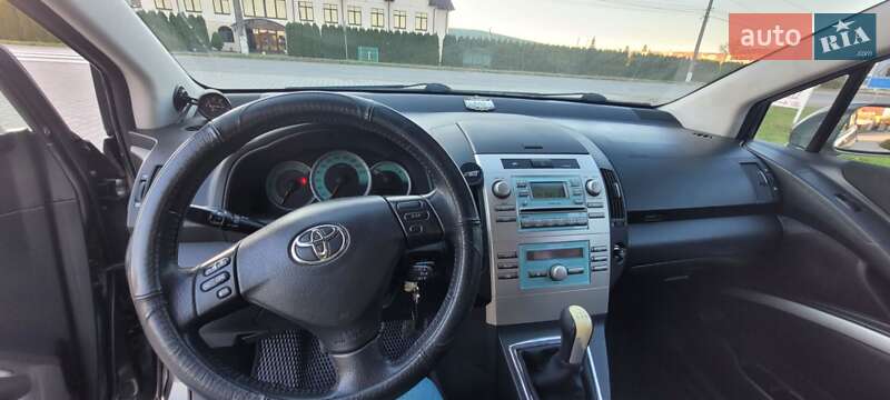 Минивэн Toyota Corolla Verso 2005 в Дунаевцах