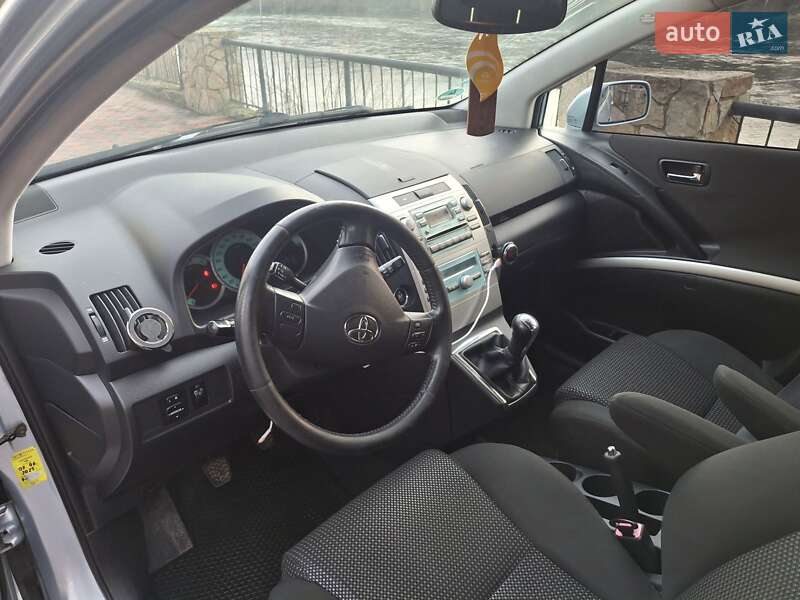 Минивэн Toyota Corolla Verso 2006 в Могилев-Подольске фото 16 Минивэн Toyota Corolla Verso 2006 в Могилев-Подольске