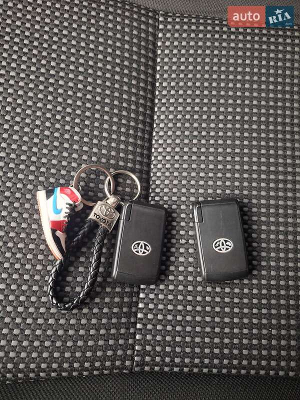 Минивэн Toyota Corolla Verso 2006 в Могилев-Подольске фото 27 Минивэн Toyota Corolla Verso 2006 в Могилев-Подольске