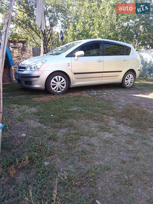 Мінівен Toyota Corolla Verso 2006 в Губинихи