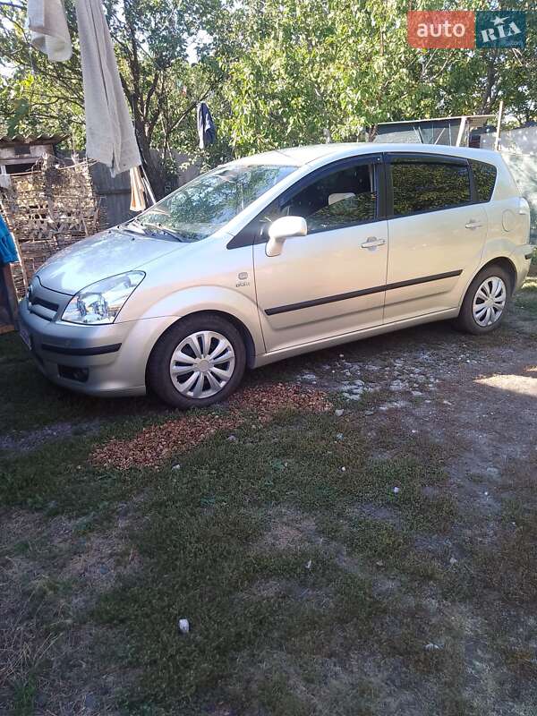 Мінівен Toyota Corolla Verso 2006 в Губинихи
