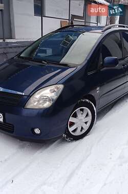 Минивэн Toyota Corolla Verso 2002 в Киеве