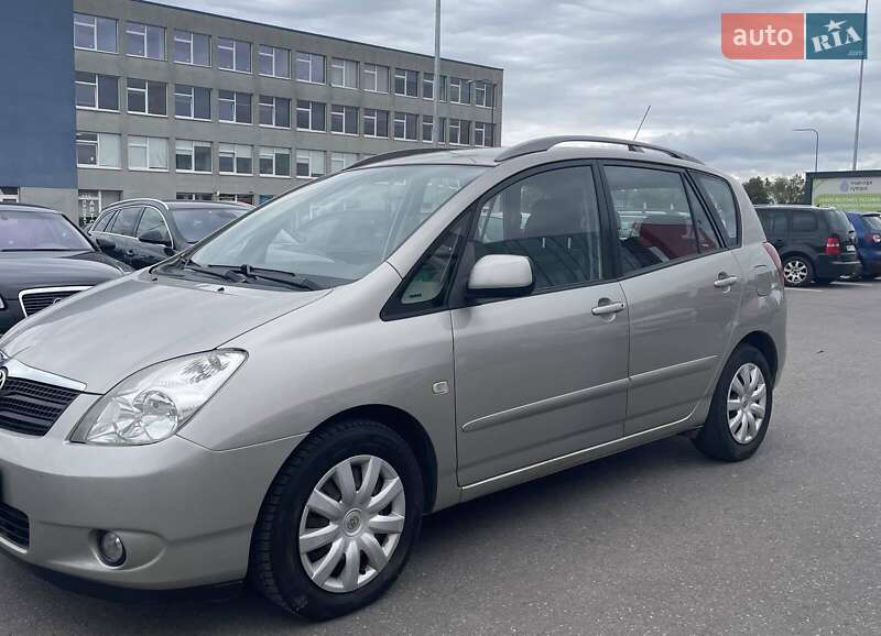 Минивэн Toyota Corolla Verso 2003 в Харькове фото Минивэн Toyota Corolla Verso 2003 в Харькове