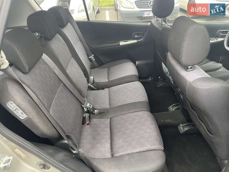 Минивэн Toyota Corolla Verso 2003 в Харькове фото 15 Минивэн Toyota Corolla Verso 2003 в Харькове