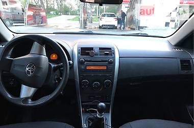 Седан Toyota Corolla 2011 в Львове