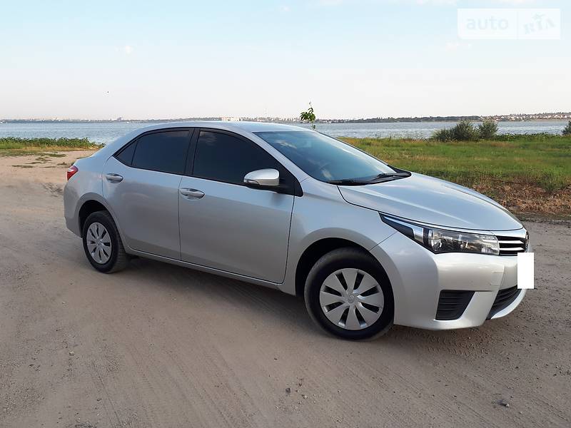 Седан Toyota Corolla 2014 в Николаеве