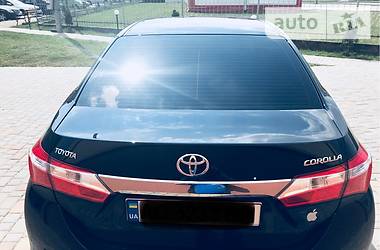 Седан Toyota Corolla 2014 в Ужгороде