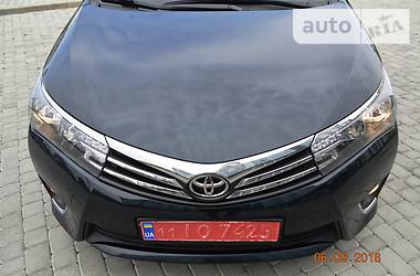 Седан Toyota Corolla 2015 в Ивано-Франковске