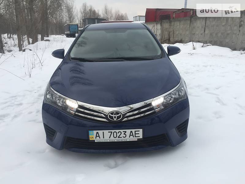 Седан Toyota Corolla 2016 в Киеве
