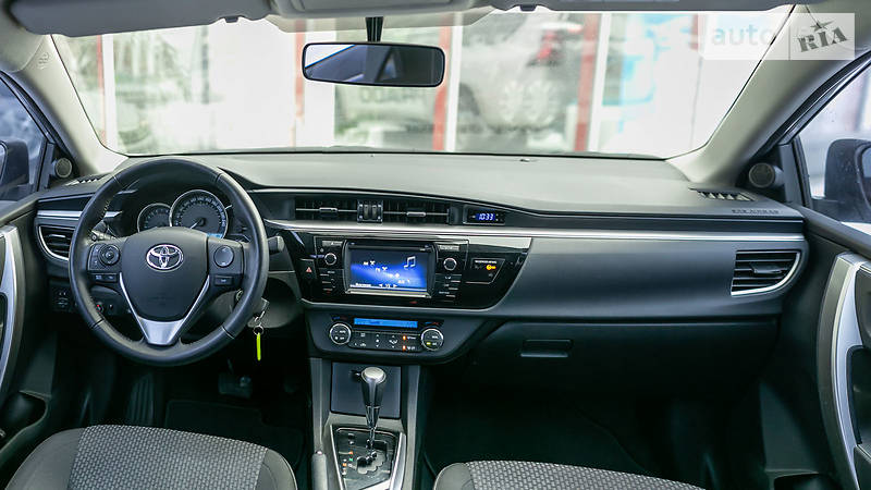 Седан Toyota Corolla 2013 в Днепре