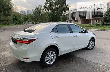 Седан Toyota Corolla 2017 в Днепре