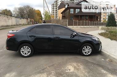 Седан Toyota Corolla 2015 в Киеве