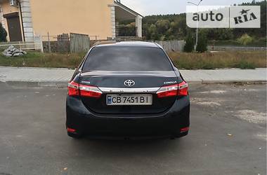 Седан Toyota Corolla 2015 в Киеве