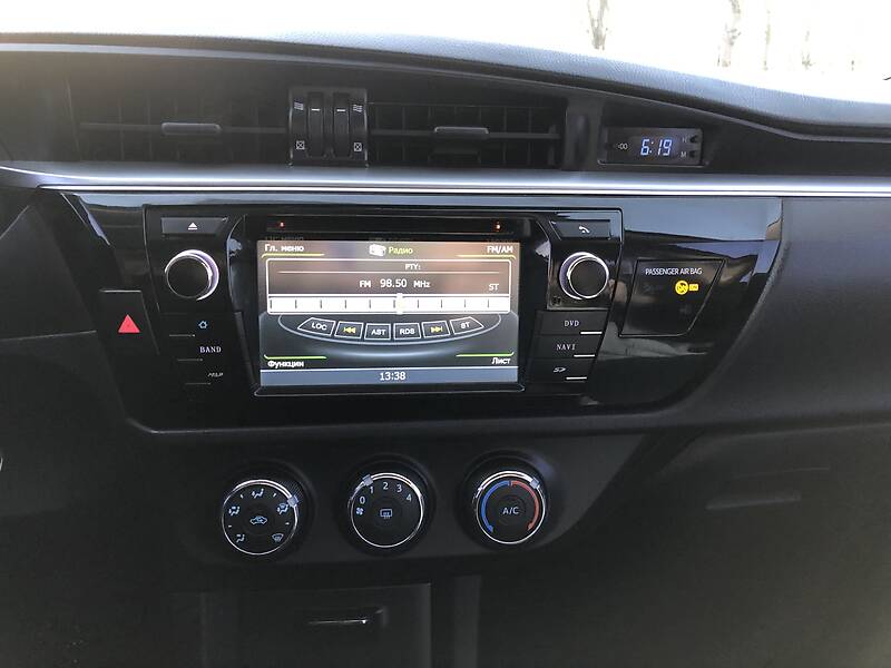 Седан Toyota Corolla 2013 в Киеве фото 4 Седан Toyota Corolla 2013 в Киеве