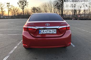 Седан Toyota Corolla 2013 в Киеве