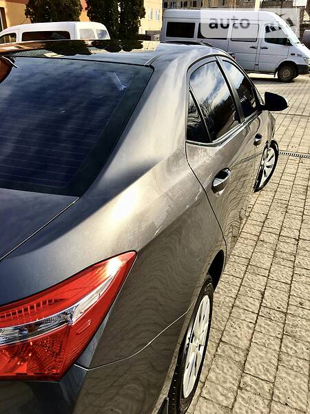 Седан Toyota Corolla 2014 в Тернополе