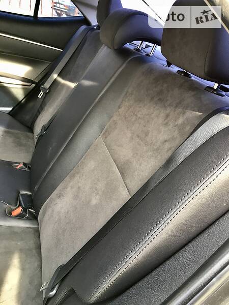 Седан Toyota Corolla 2014 в Тернополе