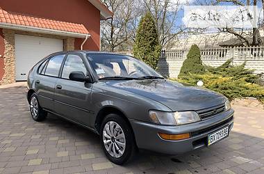 Хетчбек Toyota Corolla 1993 в 
