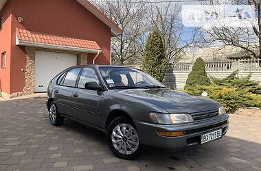 Хетчбек Toyota Corolla 1993 в 