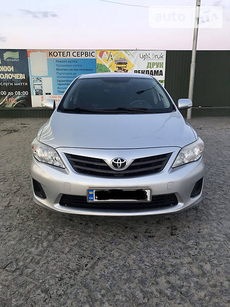Седан Toyota Corolla 2011 в 