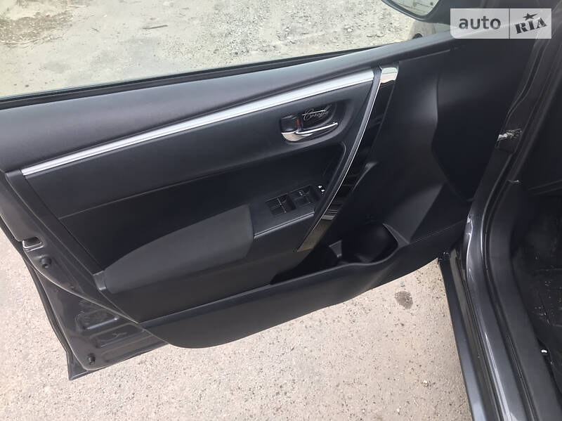 Седан Toyota Corolla 2015 в Харкові фото 13 Седан Toyota Corolla 2015 в Харкові