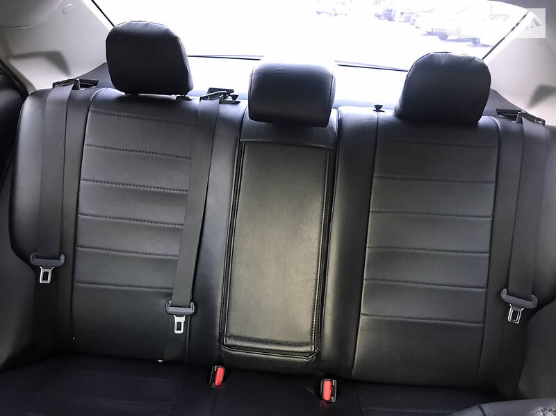 Седан Toyota Corolla 2015 в Харкові фото Седан Toyota Corolla 2015 в Харкові