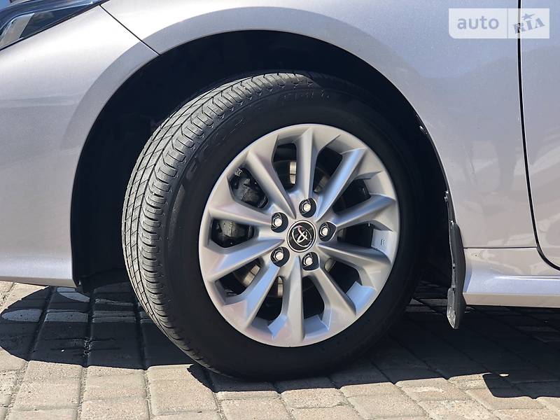 Седан Toyota Corolla 2019 в Рівному