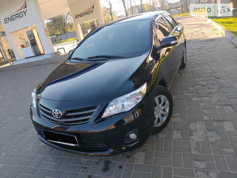 Седан Toyota Corolla 2011 в Дніпрі