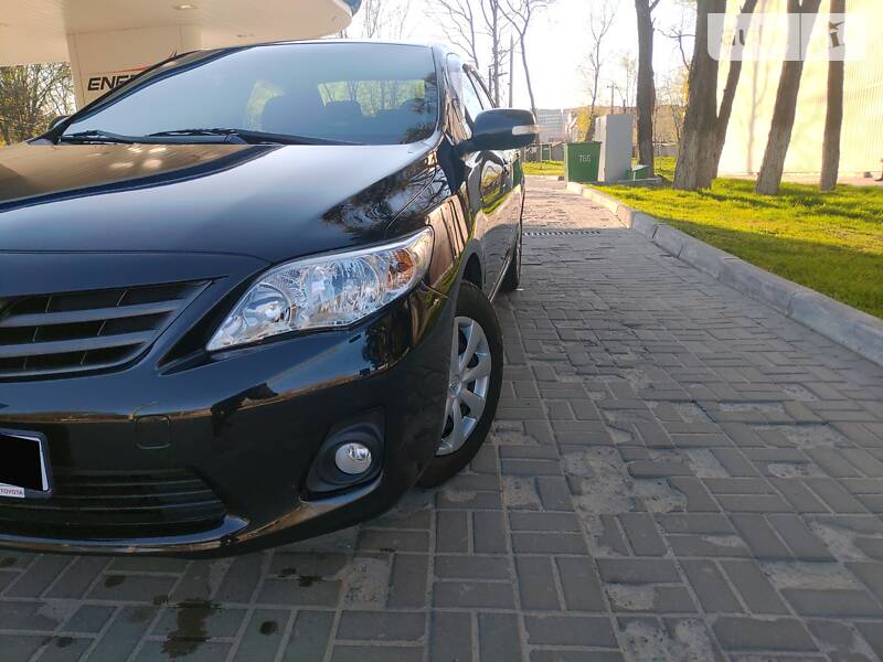 Седан Toyota Corolla 2011 в Дніпрі