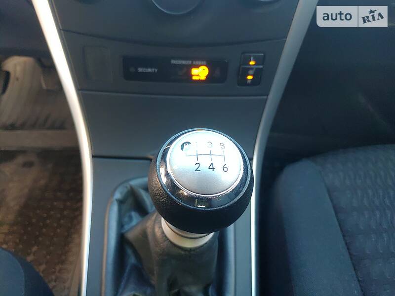 Седан Toyota Corolla 2011 в Дніпрі