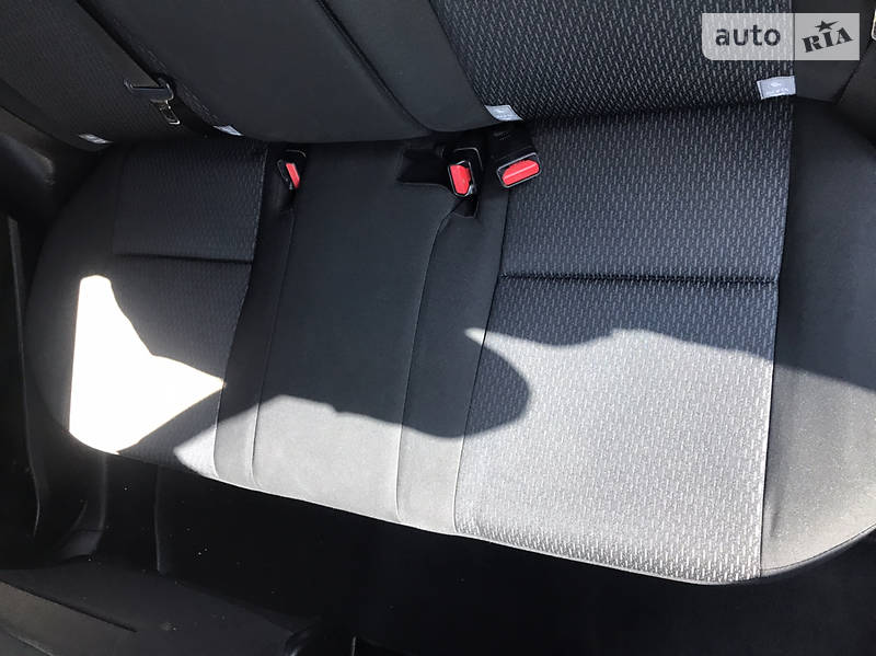 Седан Toyota Corolla 2015 в Харкові фото 15 Седан Toyota Corolla 2015 в Харкові