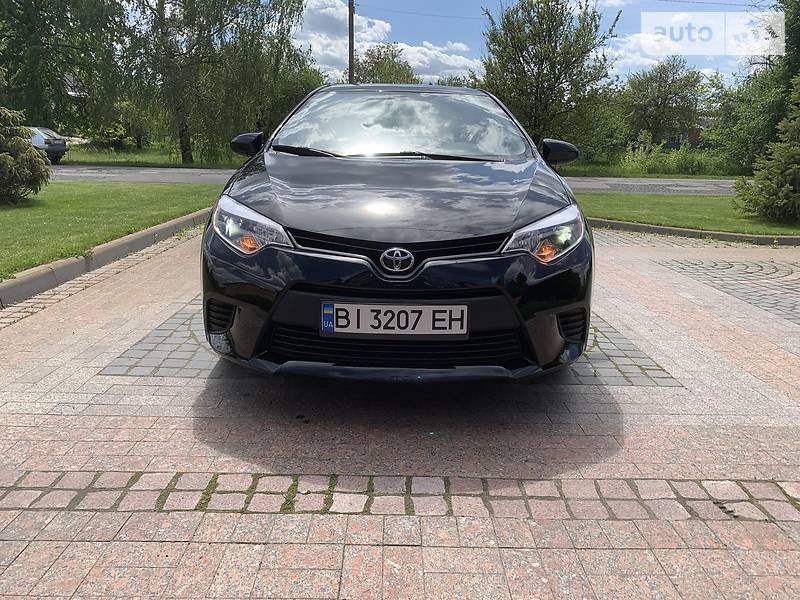 Седан Toyota Corolla 2015 в Пирятині
