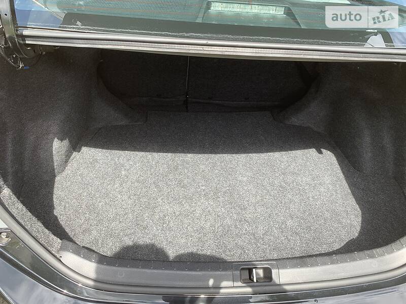 Седан Toyota Corolla 2015 в Пирятині