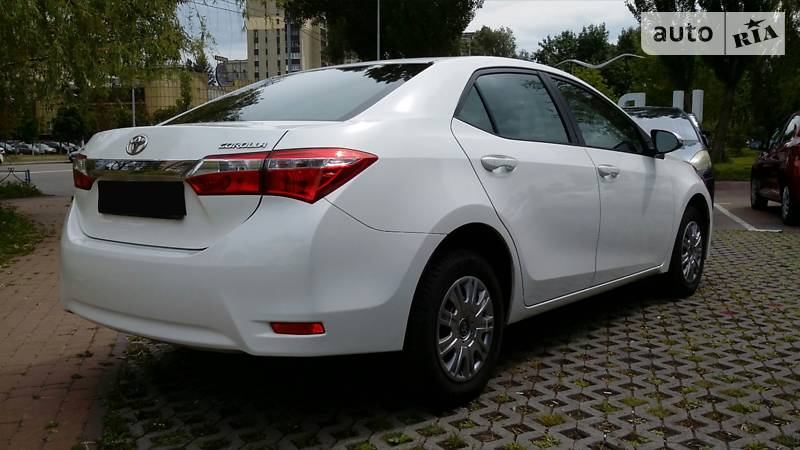 Седан Toyota Corolla 2014 в Києві