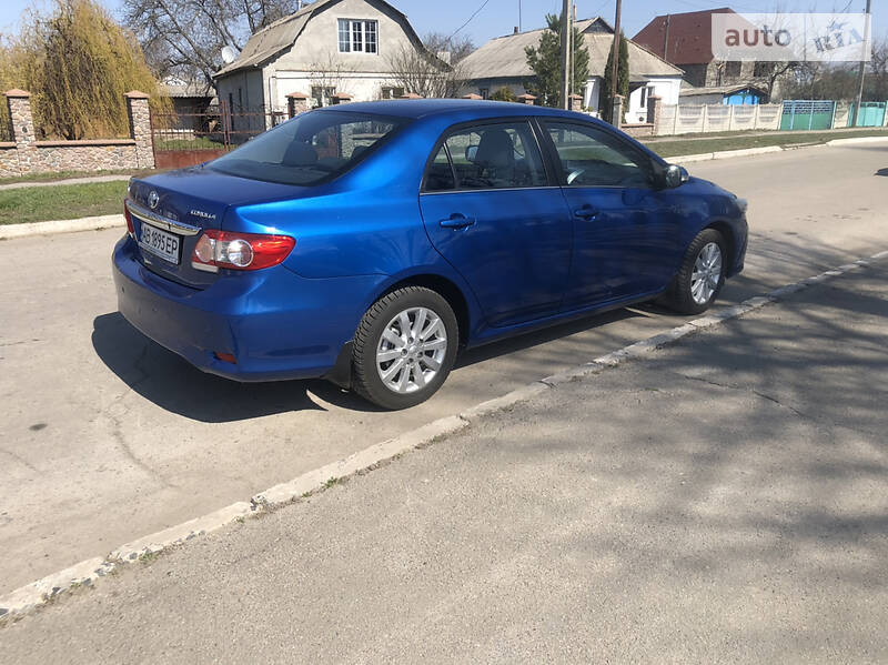 Седан Toyota Corolla 2011 в Києві