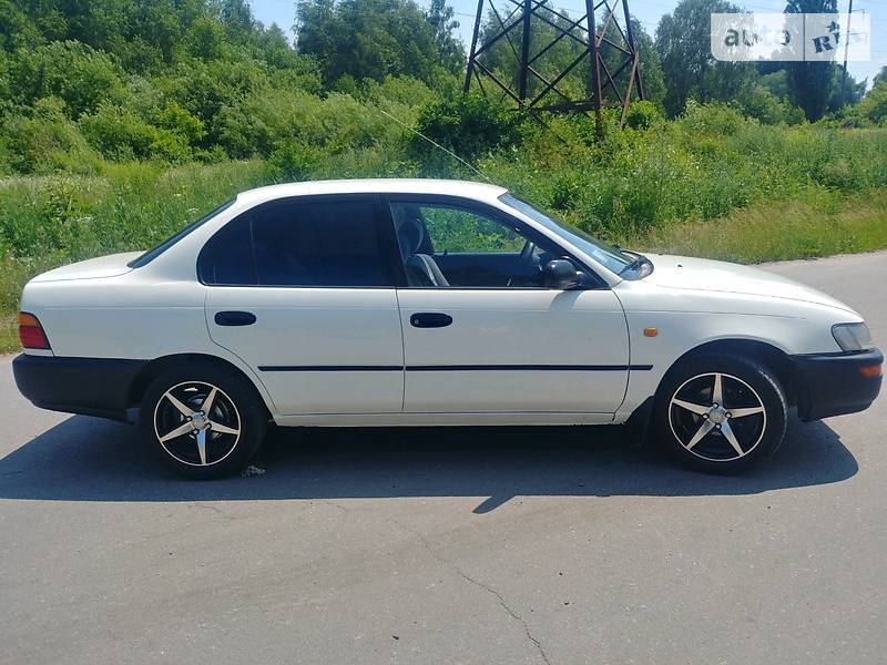 Седан Toyota Corolla 1993 в Калинівці