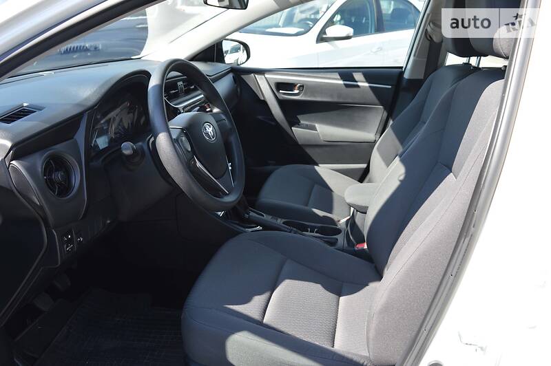 Седан Toyota Corolla 2017 в Києві