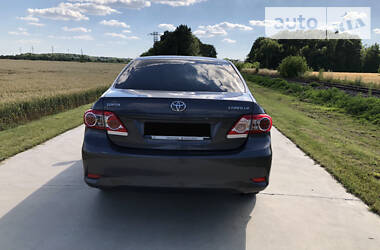 Седан Toyota Corolla 2013 в 