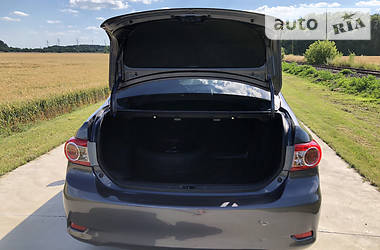 Седан Toyota Corolla 2013 в 
