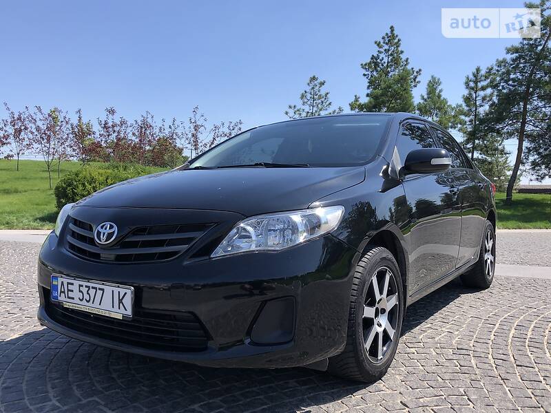 Седан Toyota Corolla 2011 в Дніпрі