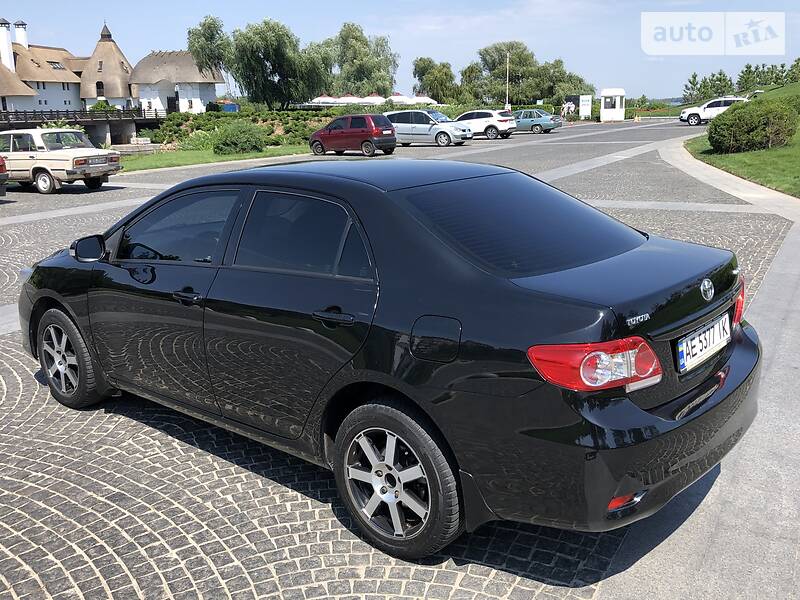 Седан Toyota Corolla 2011 в Дніпрі