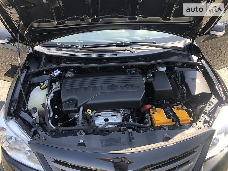 Седан Toyota Corolla 2011 в Дніпрі