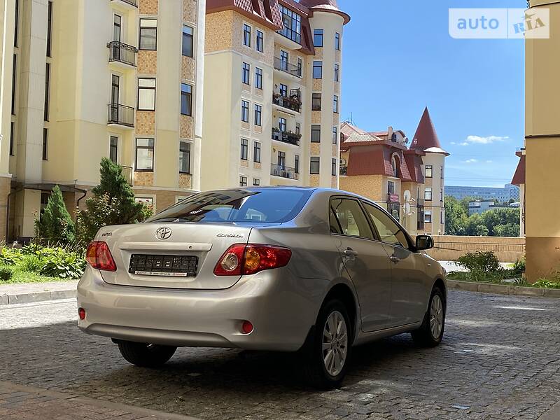 Седан Toyota Corolla 2008 в Києві
