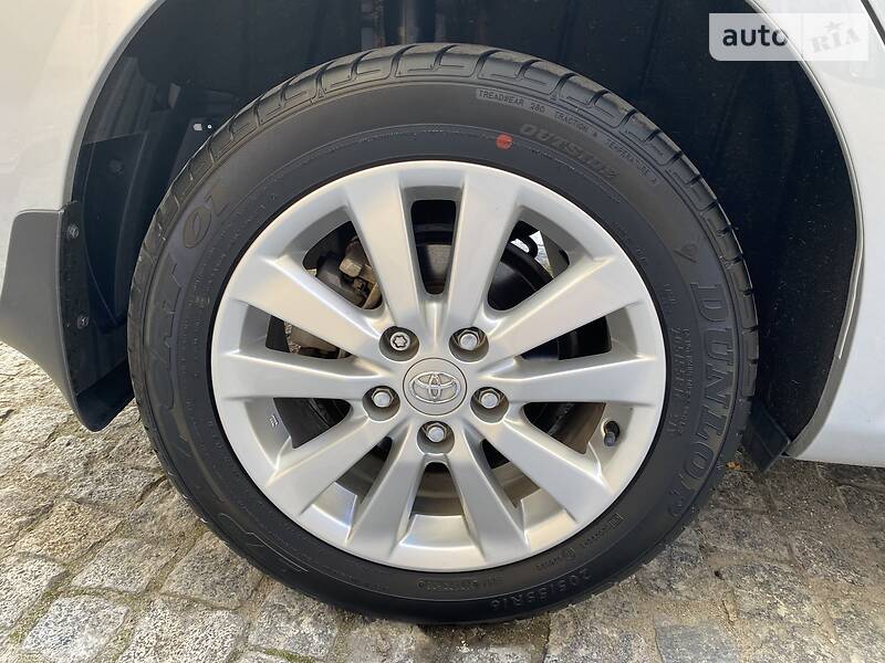 Седан Toyota Corolla 2008 в Києві