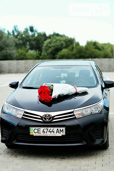 Седан Toyota Corolla 2015 в Черновцах