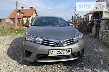 Седан Toyota Corolla 2014 в Ивано-Франковске