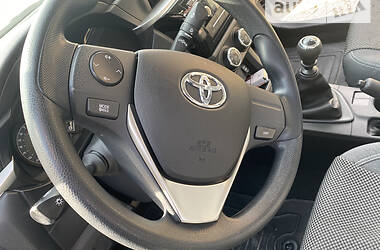 Седан Toyota Corolla 2014 в Ивано-Франковске