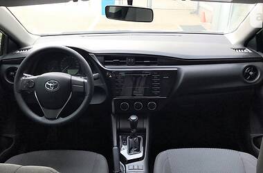 Седан Toyota Corolla 2018 в Киеве