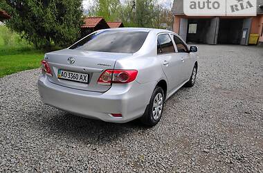 Седан Toyota Corolla 2010 в Ужгороді