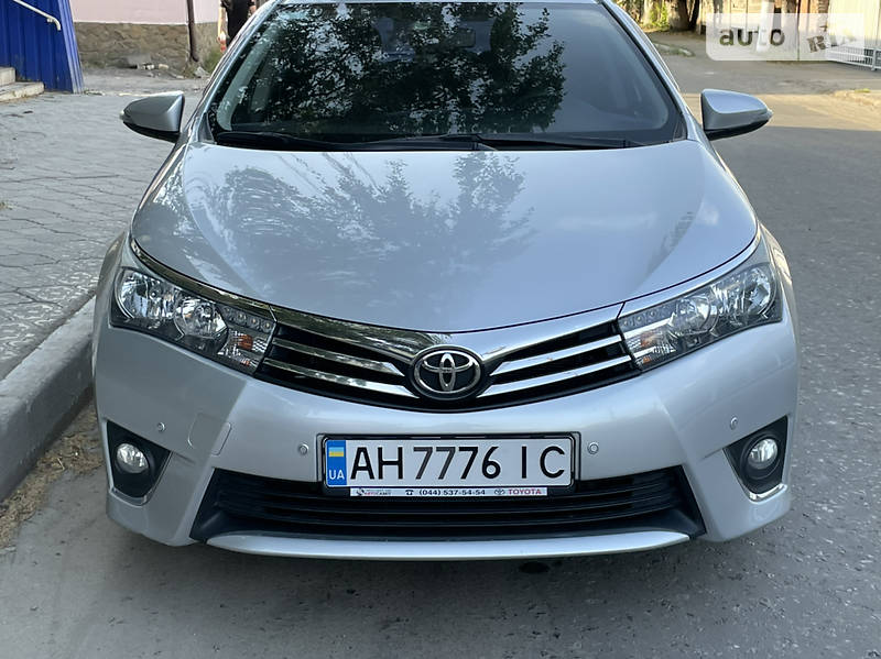 Седан Toyota Corolla 2014 в Славянске